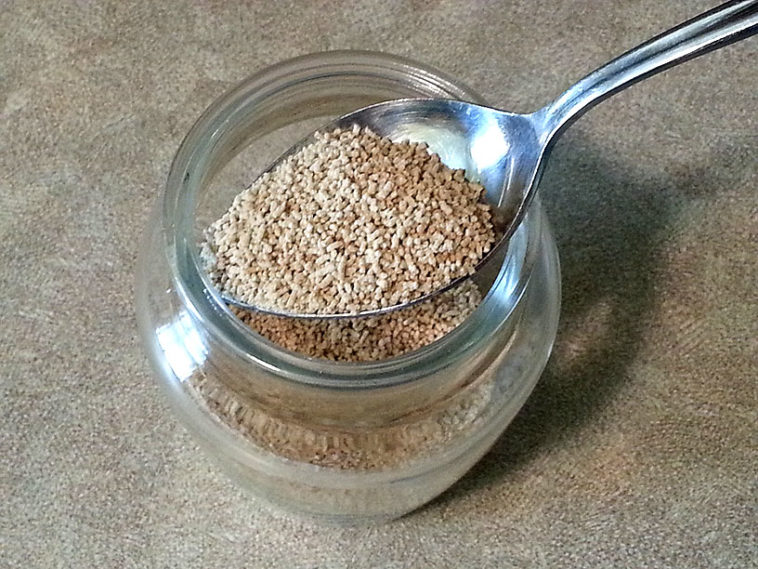 What does dashi taste like?