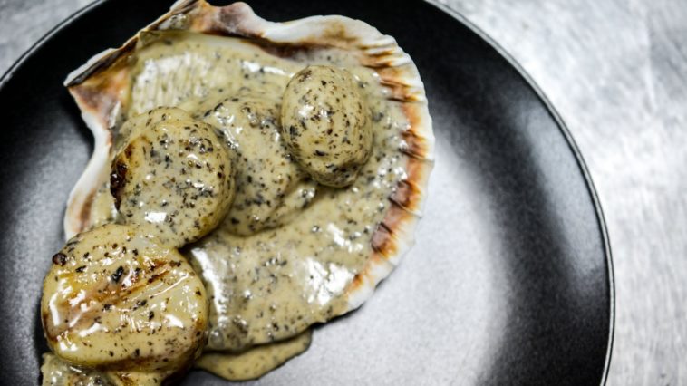 What does truffle hot sauce taste like?