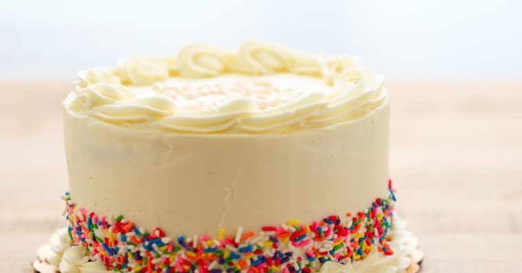 What flavor cake is best for 1st birthday?
