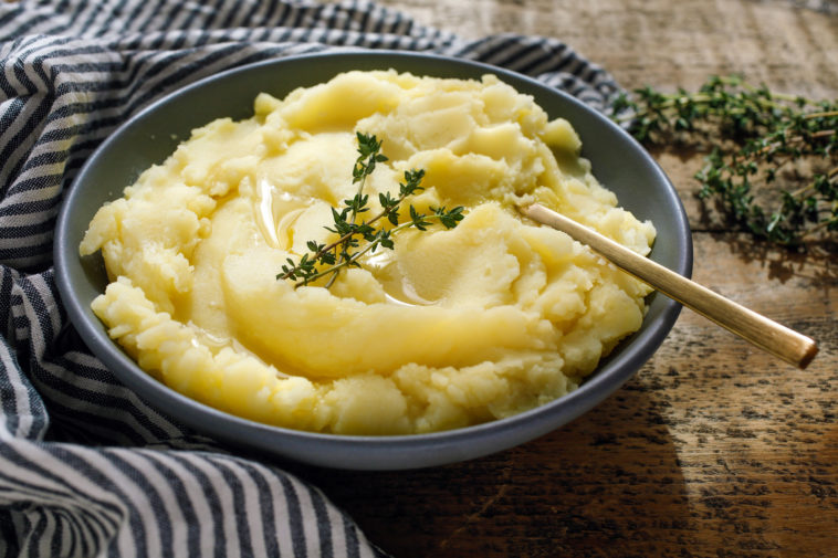 What food goes well with mashed potatoes?