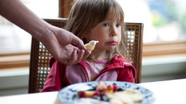 What foods do picky eaters hate?