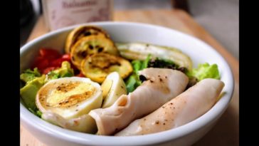 What happens if you eat old egg salad?