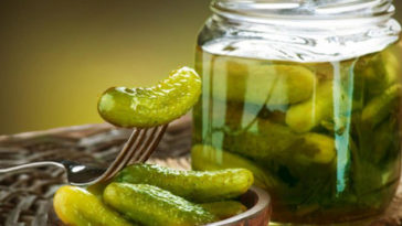 What happens if you put cucumbers in pickle juice?