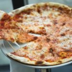 What is Brooklyn style crust on pizza?