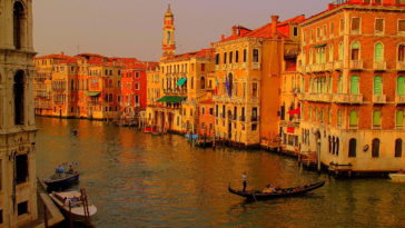 What is Italian Manigot?