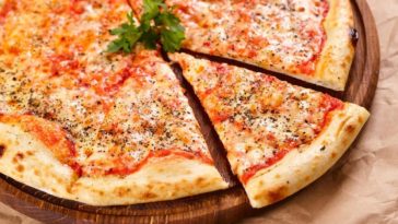 What is a goldfish's favorite food?