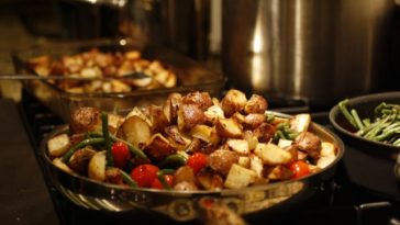 What is a good meal for a crowd?