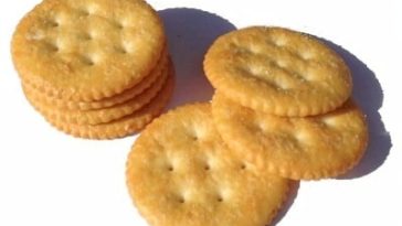 What is a substitute for Ritz crackers?