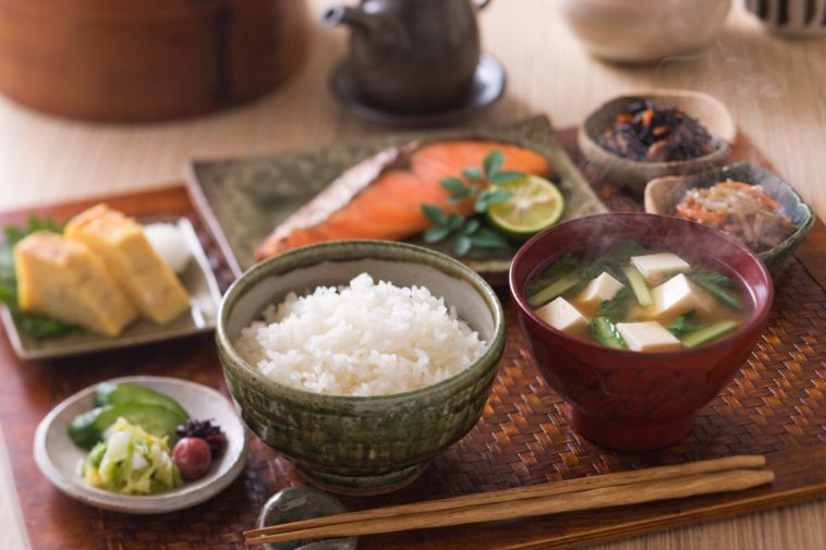 What is a typical Japanese lunch?
