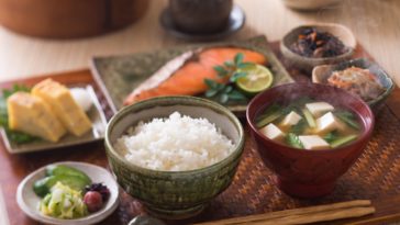 What is a typical Japanese lunch?