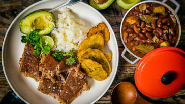 What is a typical Puerto Rican lunch?