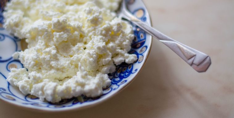 What is better quark or Greek yogurt?