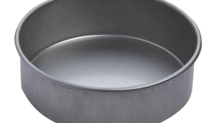 What is equivalent to a 9 inch round cake pan?