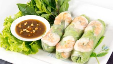 What is hoisin sauce taste like?