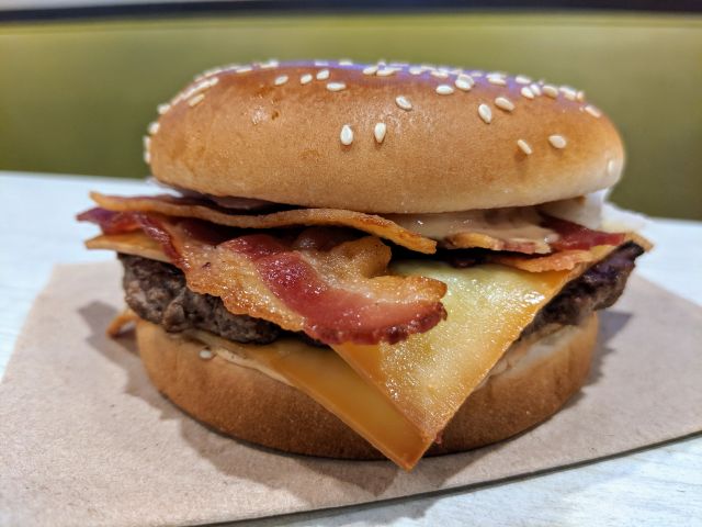 What is in McDonald's bacon burger?