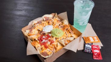 What is in a Taco Bell nacho box?