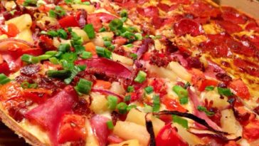 What is skinny crust at Round Table?