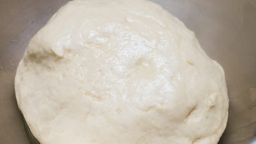 What is the best flour to use to make bread?