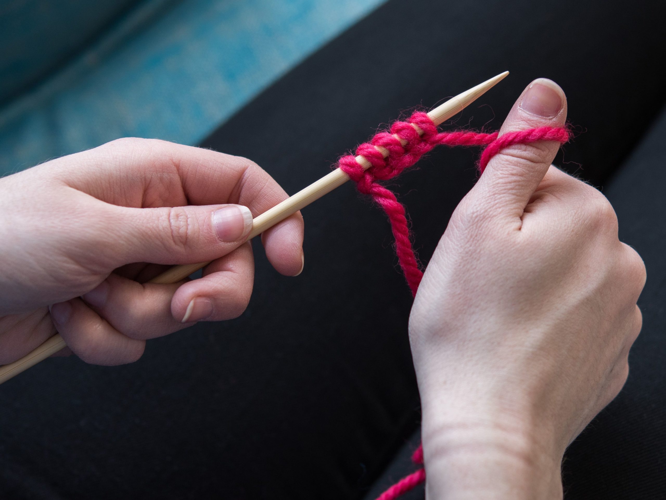 What is the best method of casting on knitting?