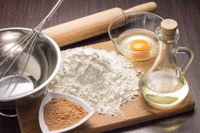 What is the best oil for baking cakes?