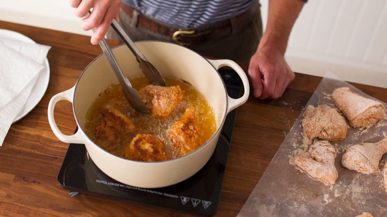 What is the best oil for deep frying fish?