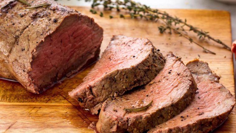 What is the best temperature to cook a beef tenderloin?