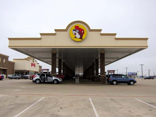 What is the biggest gas station in the world?