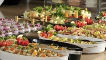 What is the cheapest way to feed a crowd?