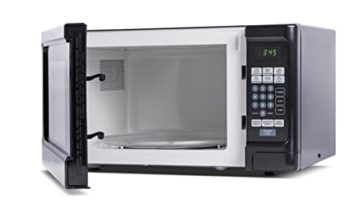 What is the difference between 700 watt and 1000 watt microwave?