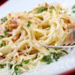 What is the difference between Alfredo and white sauce?