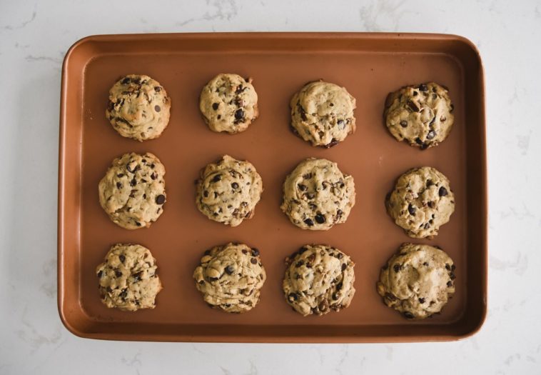 What is the difference between a cookie sheet and a baking sheet?