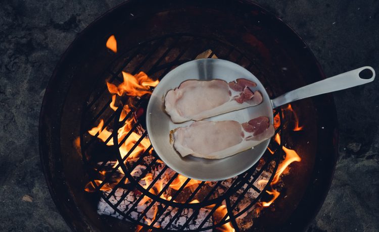 What is the difference between a grill pan and frying pan?
