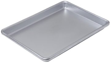 What is the difference between a jelly roll pan and a cookie sheet?