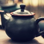 What is the difference between a tea pot and a tea kettle?