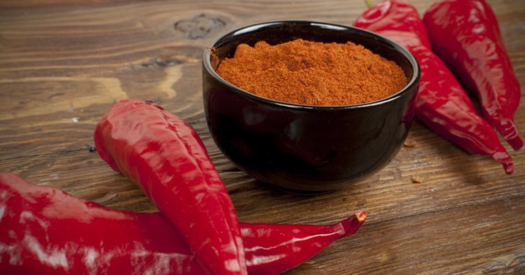 What is the difference between cayenne pepper and cayenne powder?