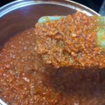 What is the difference between chili sauce and hot sauce?