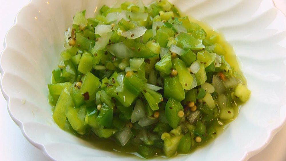 What is the difference between dill relish and sweet relish?