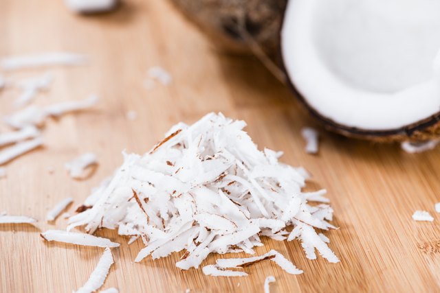 What is the difference between flaked and shredded coconut?