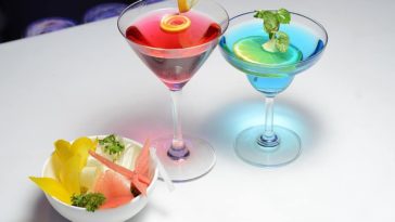 What is the difference between fruit cocktail and mixed fruit?