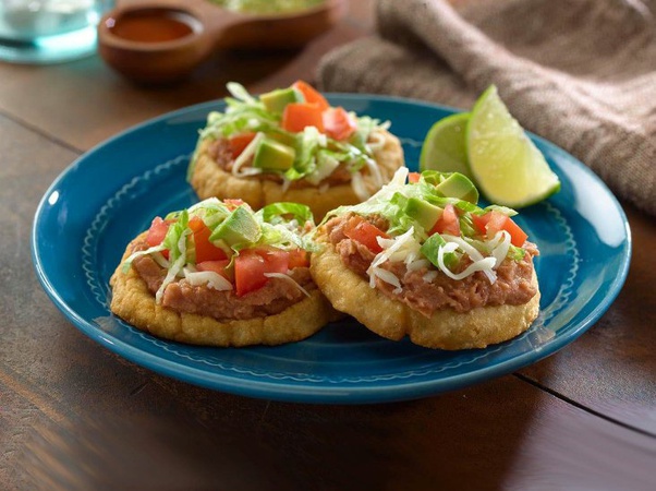What is the difference between sopes and huaraches?