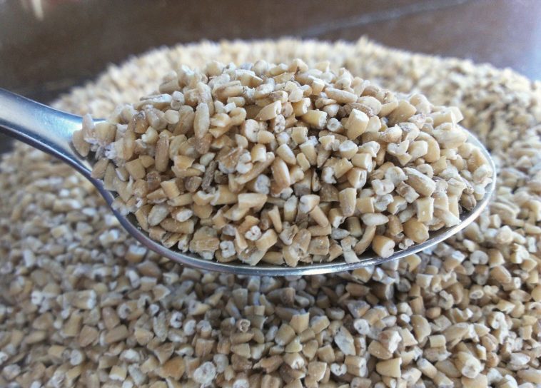 What is the difference between steel-cut oats and old fashioned oats?