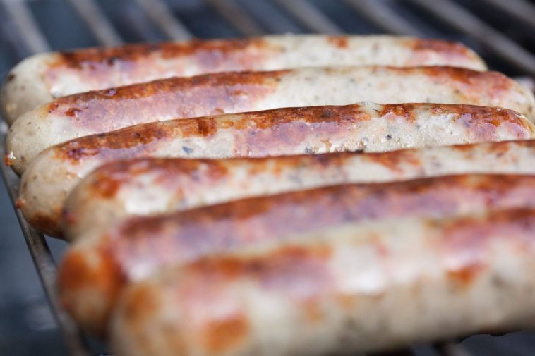 What is the difference between weisswurst and bratwurst?