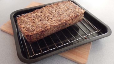 What is the healthiest flour to bake bread with?