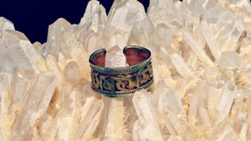 What is the importance of wearing earrings?