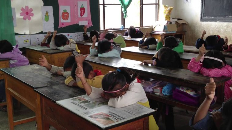 What is the point of Heads Up 7 Up?