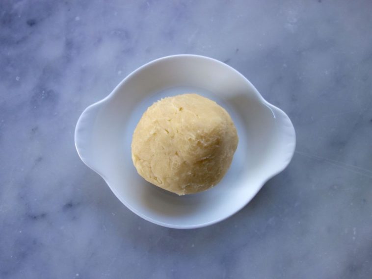 What is the ratio of butter and flour for beurre manie?