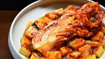 What is the smell of kimchi?