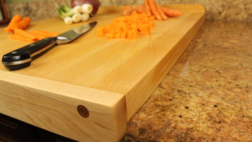 What kind of cutting boards do chefs use?