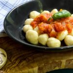 What kind of sauce goes well with gnocchi?