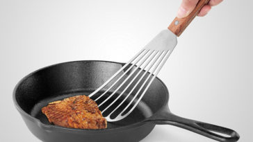 What kind of spatula do chefs use?